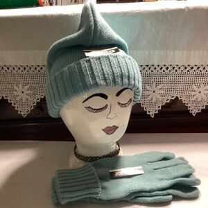 JOE BOXER. Blue hat n glove set.